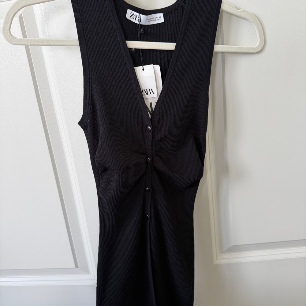 Zara Black Ribbed V-Neck Top- Small